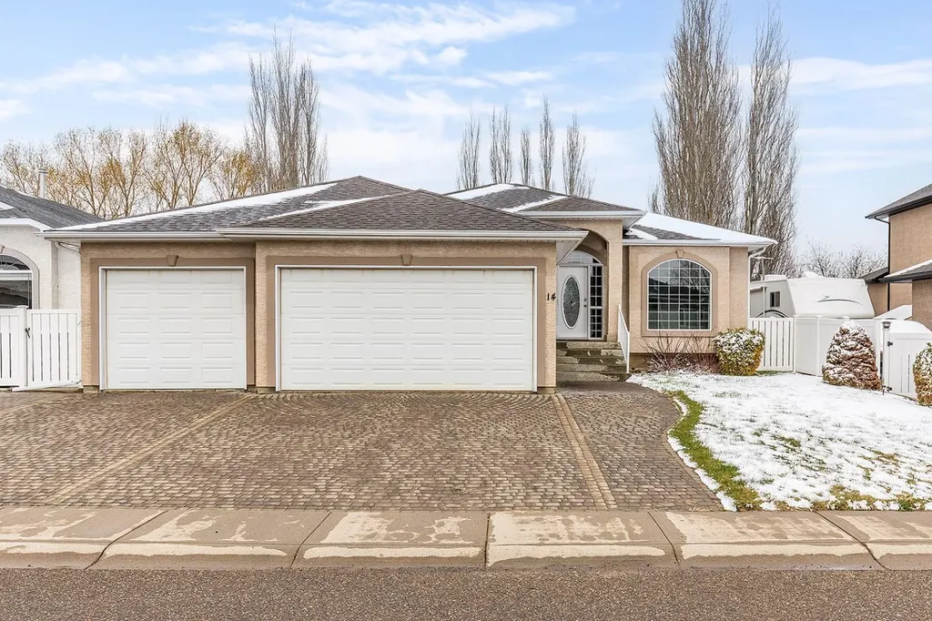 14 Cottonwood Court SW Medicine Hat AB T1B4R5