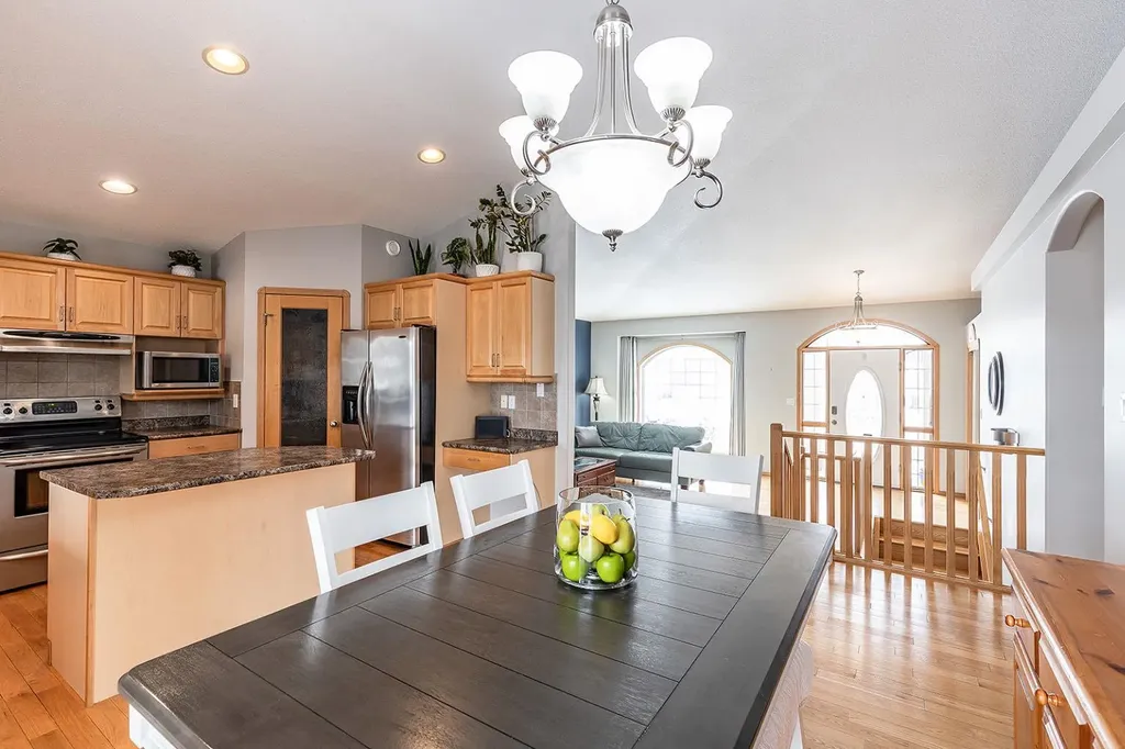 14 Cottonwood Court SW Medicine Hat AB T1B4R5