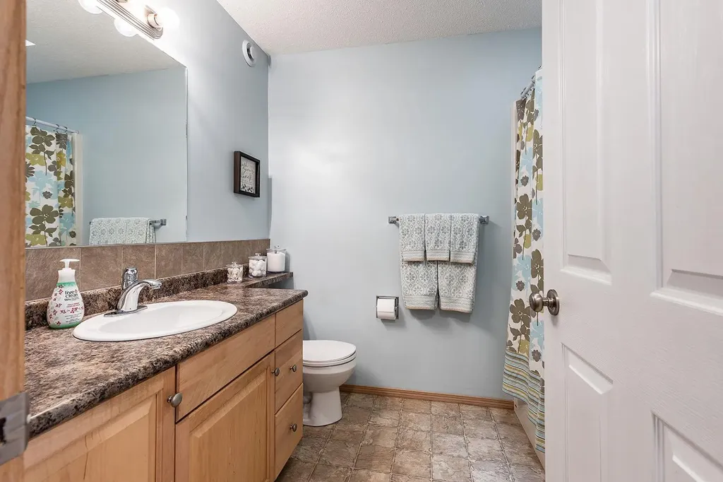 14 Cottonwood Court SW Medicine Hat AB T1B4R5