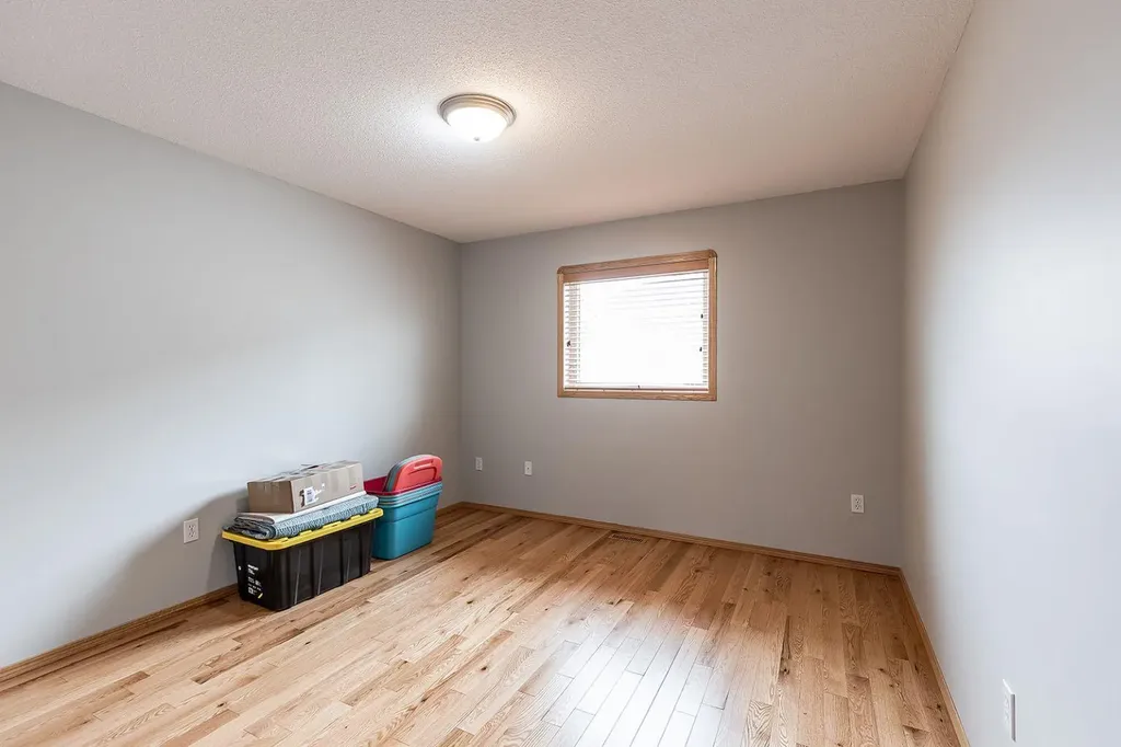 14 Cottonwood Court SW Medicine Hat AB T1B4R5