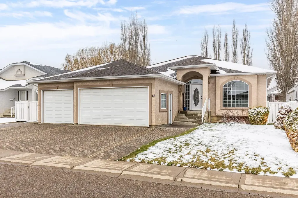 14 Cottonwood Court SW Medicine Hat AB T1B4R5
