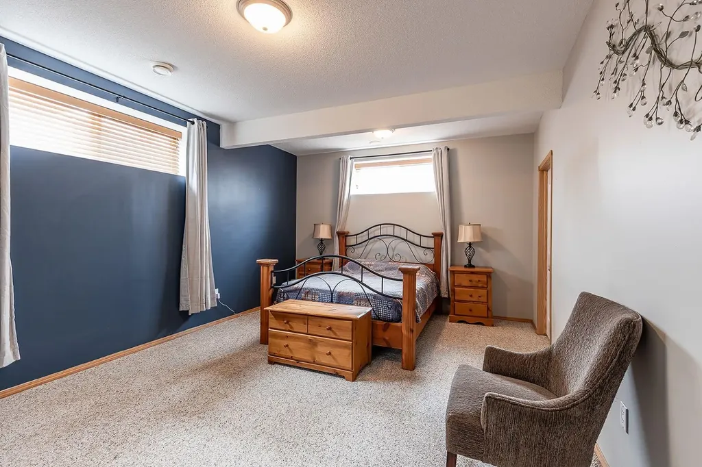 14 Cottonwood Court SW Medicine Hat AB T1B4R5