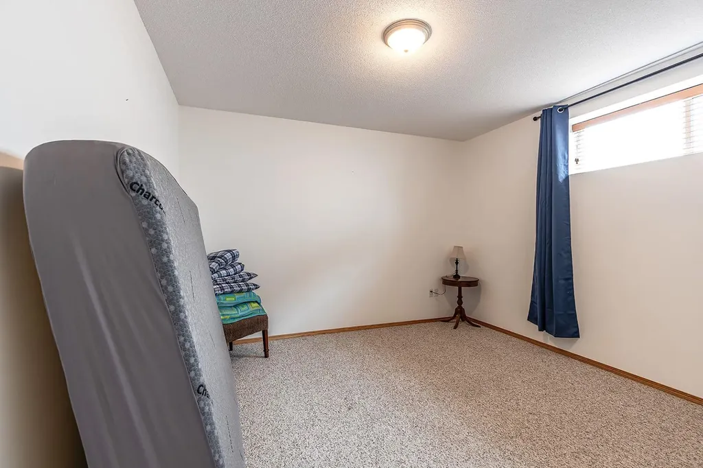 14 Cottonwood Court SW Medicine Hat AB T1B4R5