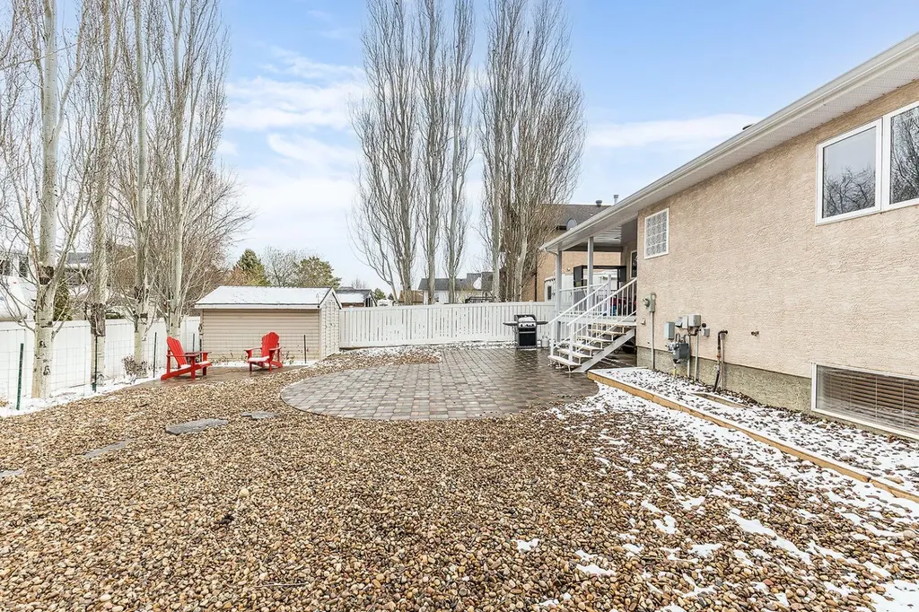 14 Cottonwood Court SW Medicine Hat AB T1B4R5