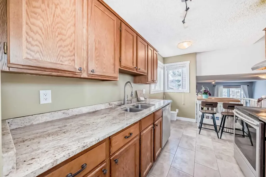 216 Hawkwood Boulevard NW Calgary AB T3G 3E8