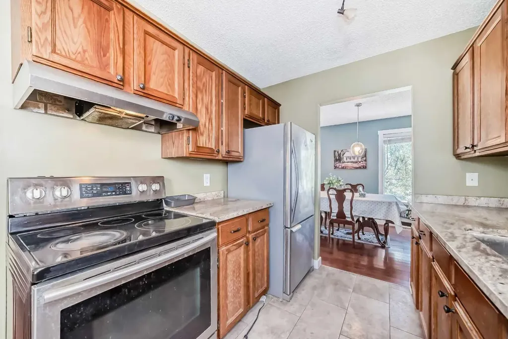 216 Hawkwood Boulevard NW Calgary AB T3G 3E8