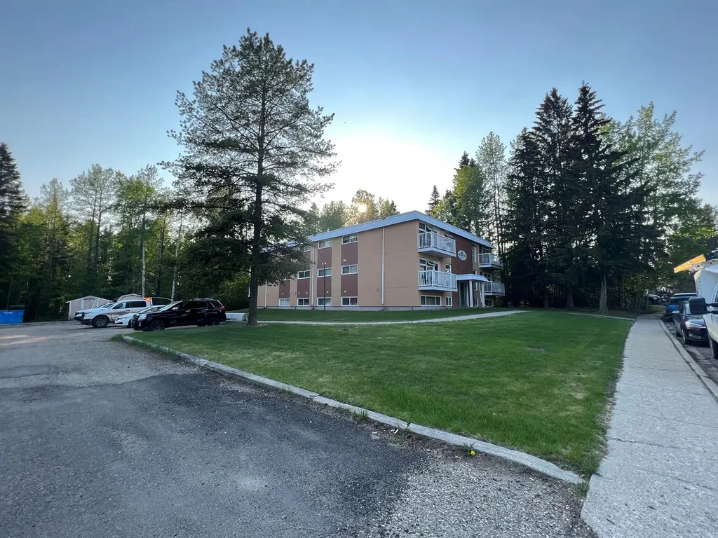 506 41 Street Edson AB T7E 1A2