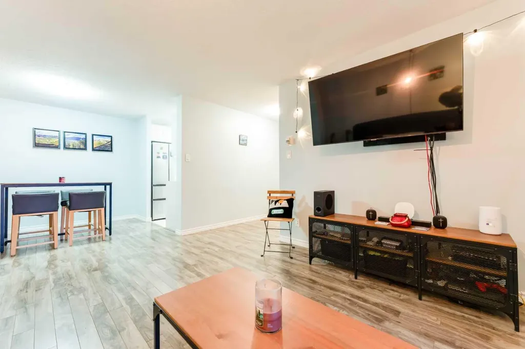 924 14 Avenue SW Calgary AB T2R 0N7