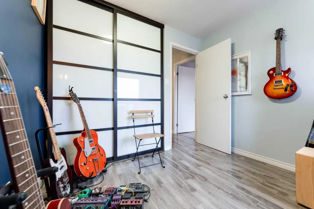924 14 Avenue SW Calgary AB T2R 0N7