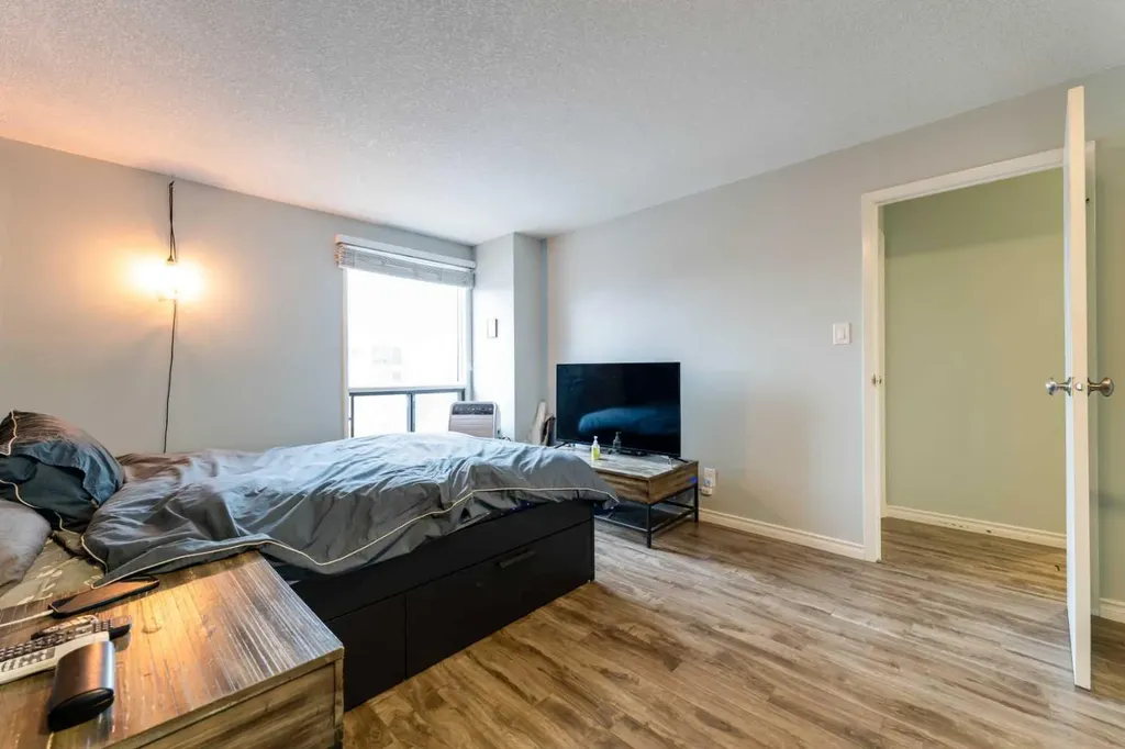 924 14 Avenue SW Calgary AB T2R 0N7
