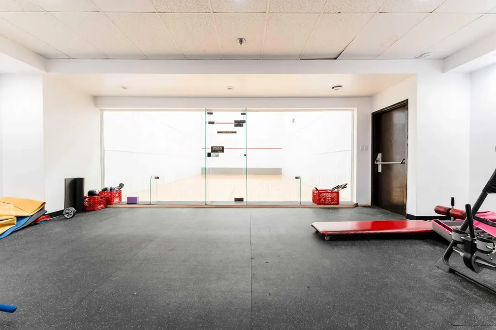 924 14 Avenue SW Calgary AB T2R 0N7