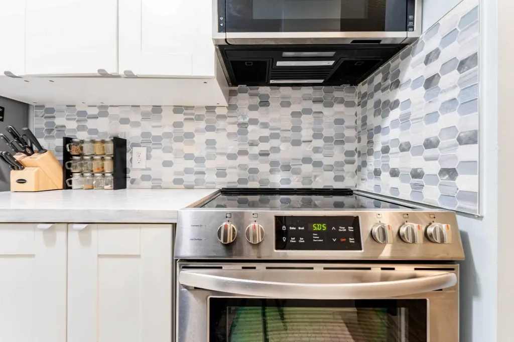 924 14 Avenue SW Calgary AB T2R 0N7
