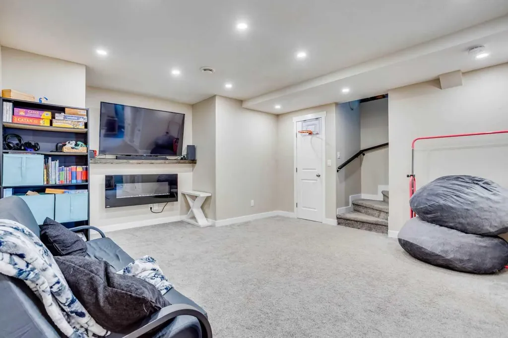 189 Callen Drive Fort Mcmurray AB T9K 0X7