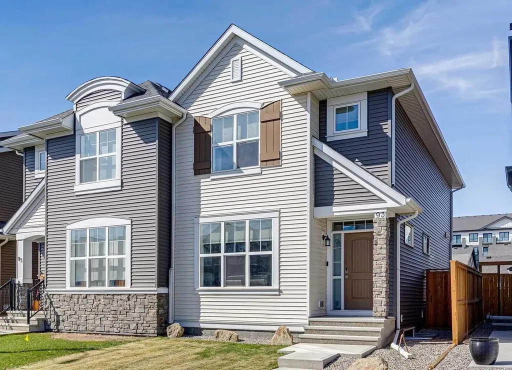 93 Wolf Gate Okotoks AB T1S 5T9