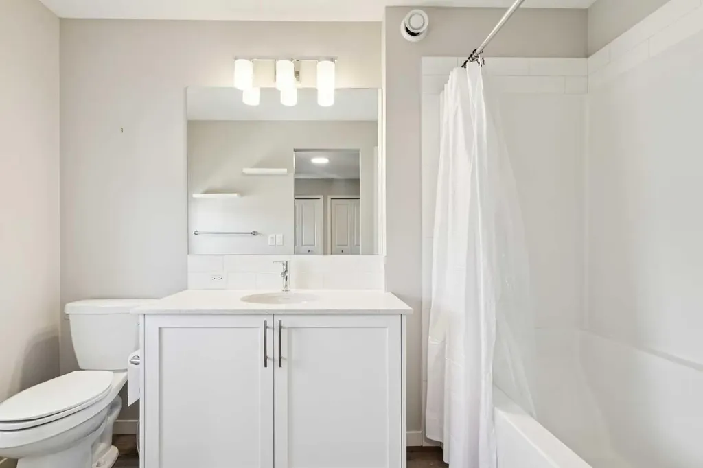 93 Wolf Gate Okotoks AB T1S 5T9