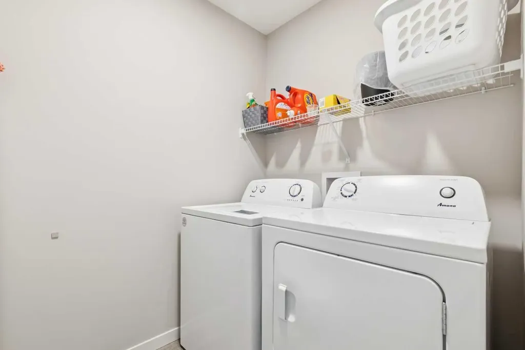 93 Wolf Gate Okotoks AB T1S 5T9