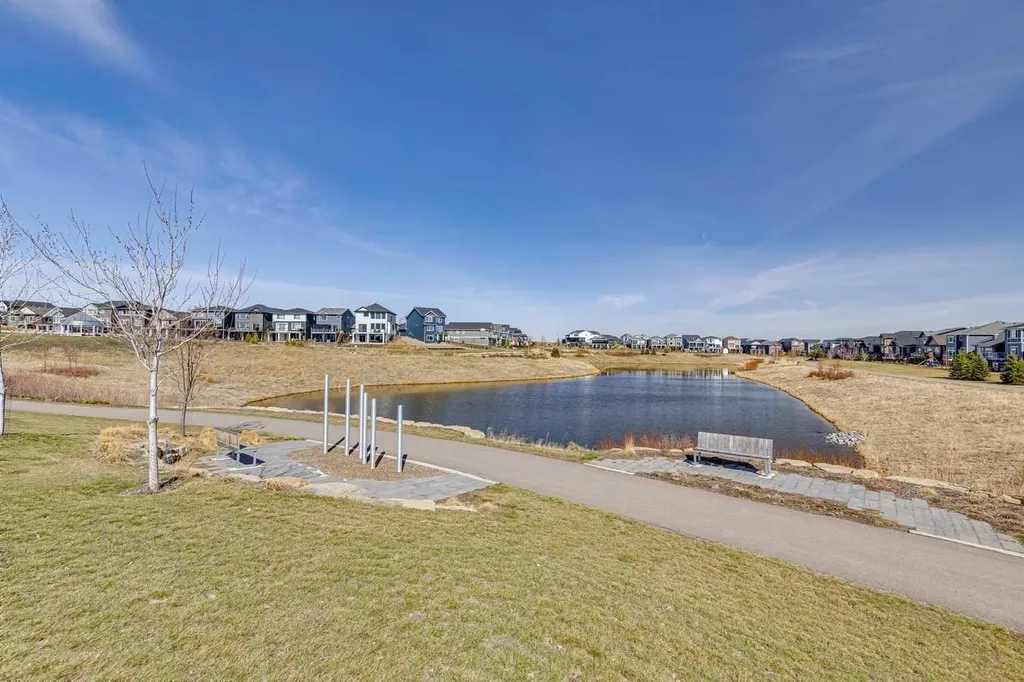 93 Wolf Gate Okotoks AB T1S 5T9