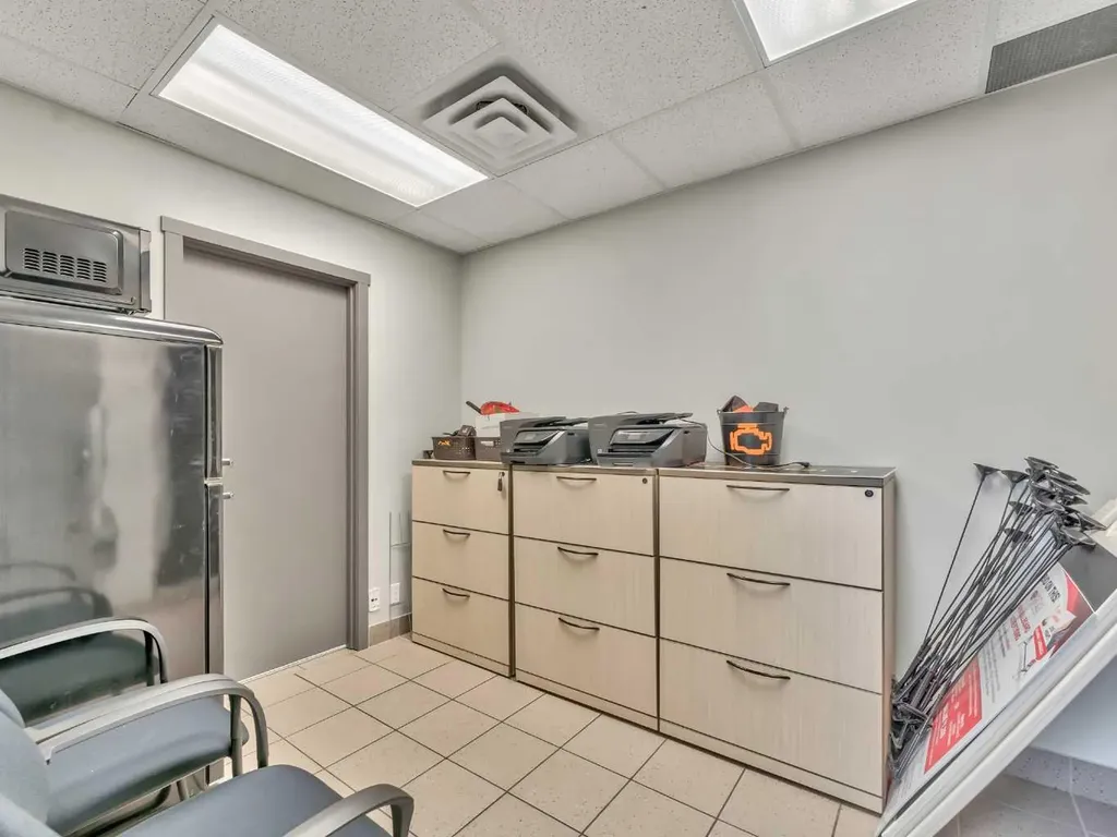 1276 Trans Canada Way SE Medicine Hat AB T1B 1J5