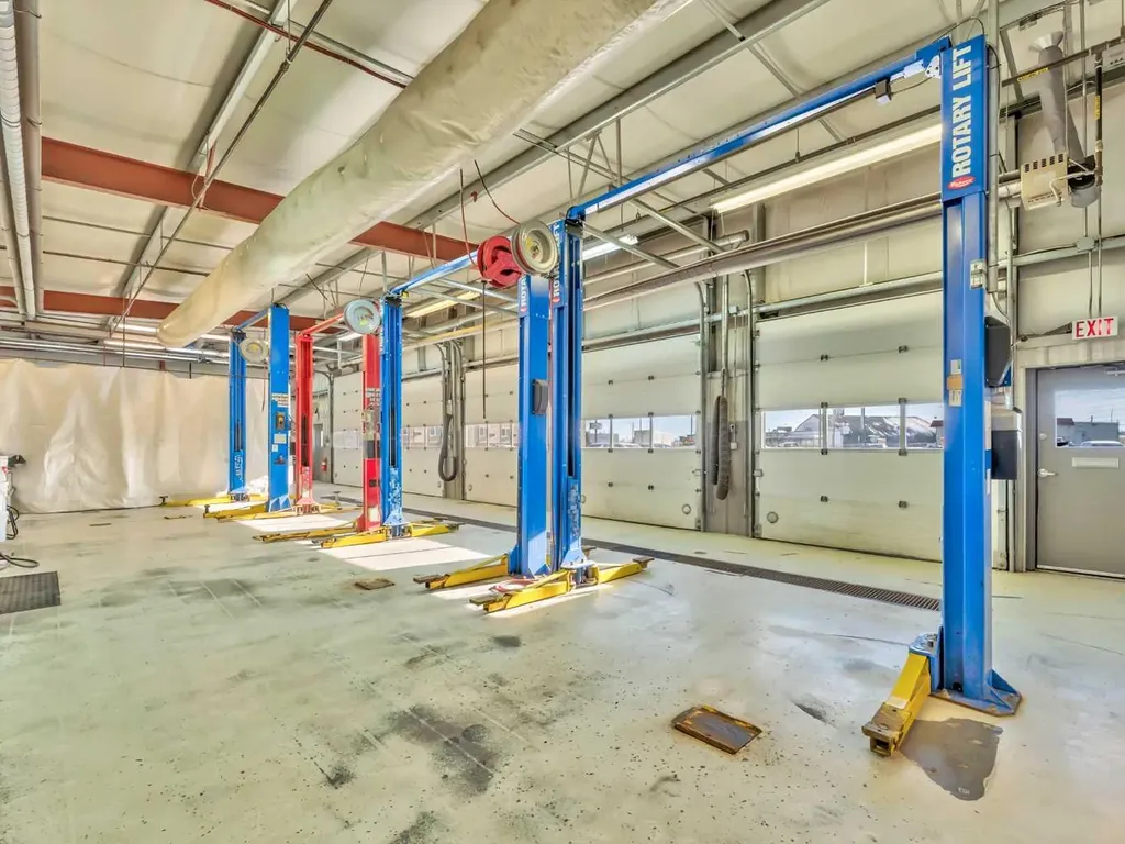 1276 Trans Canada Way SE Medicine Hat AB T1B 1J5