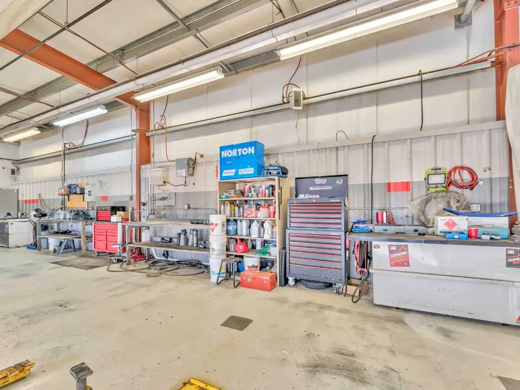1276 Trans Canada Way SE Medicine Hat AB T1B 1J5