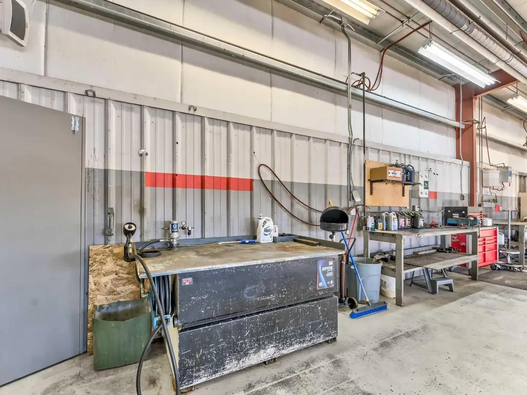 1276 Trans Canada Way SE Medicine Hat AB T1B 1J5