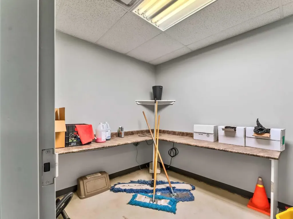 1276 Trans Canada Way SE Medicine Hat AB T1B 1J5