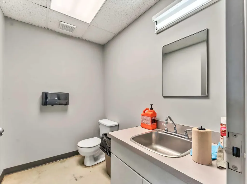 1276 Trans Canada Way SE Medicine Hat AB T1B 1J5