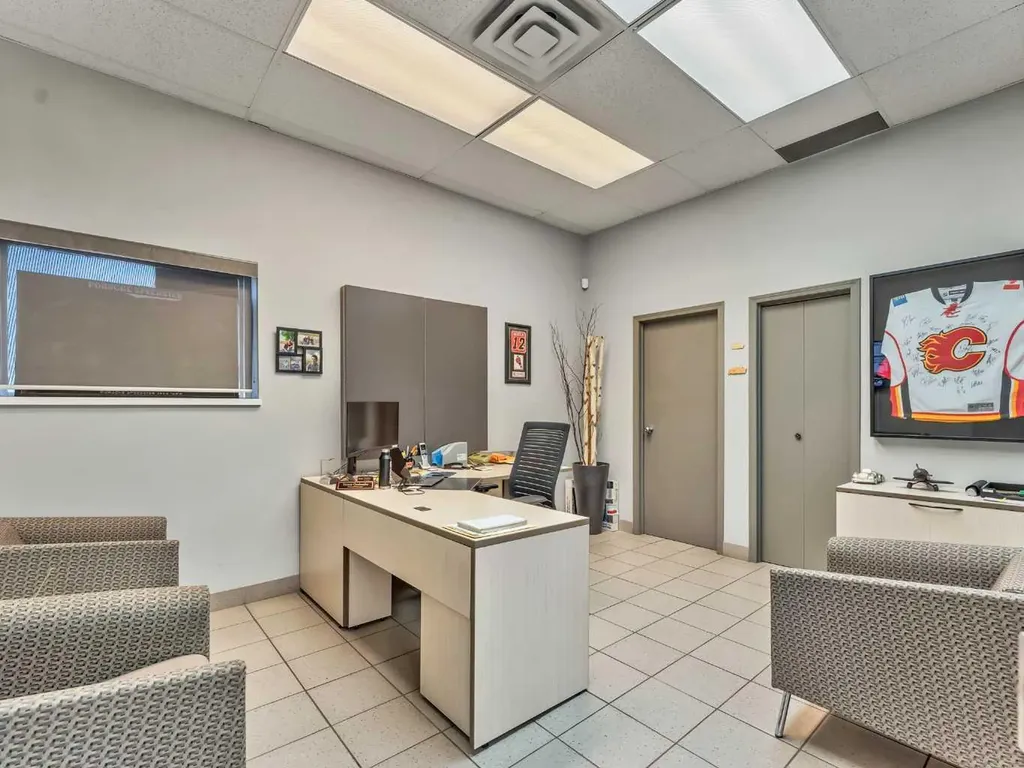 1276 Trans Canada Way SE Medicine Hat AB T1B 1J5