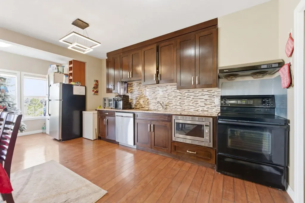 99 Marquis Cove SE Calgary AB T3M 1Y1