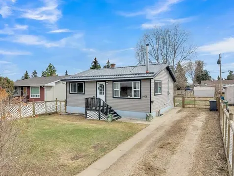 5023 56 Avenue Rimbey AB T0C 2J0