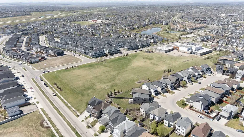 99 Copperstone Park SE Calgary AB T2Z 5C9