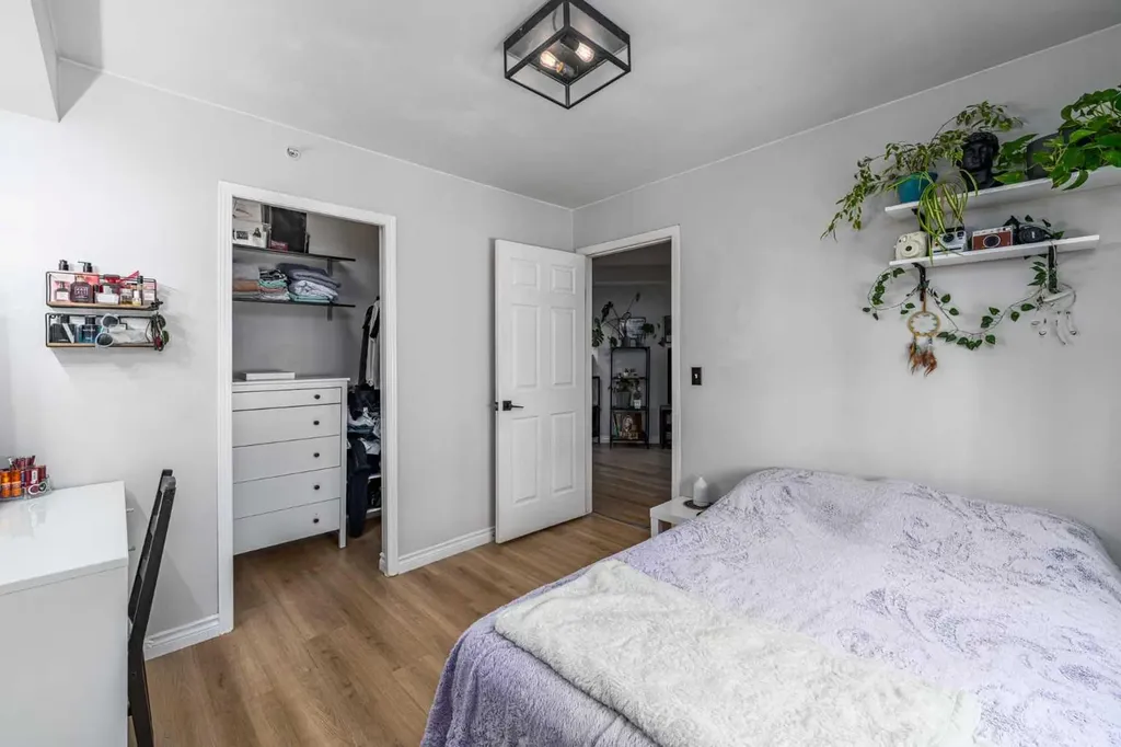 1121 6 Avenue SW Calgary AB T2P 5J4
