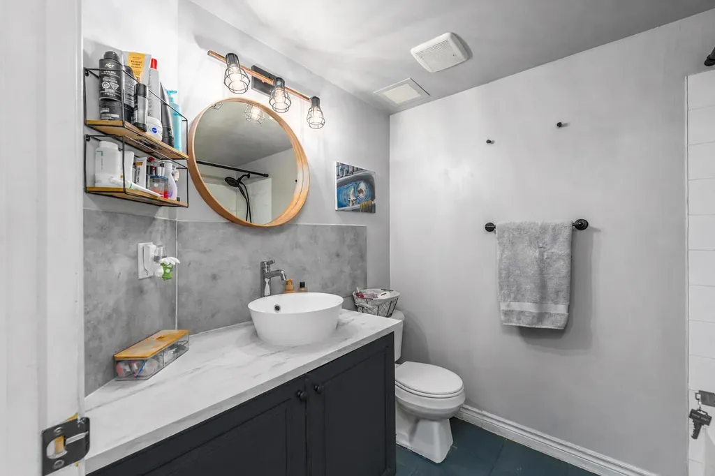 1121 6 Avenue SW Calgary AB T2P 5J4