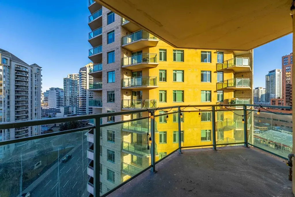 1121 6 Avenue SW Calgary AB T2P 5J4