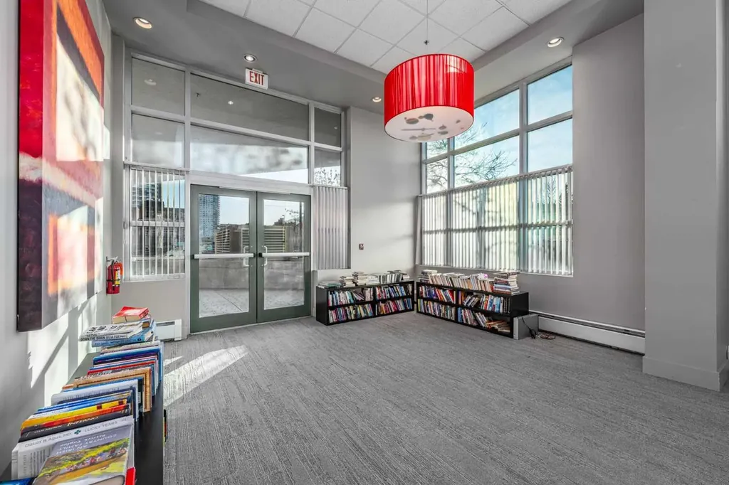 1121 6 Avenue SW Calgary AB T2P 5J4