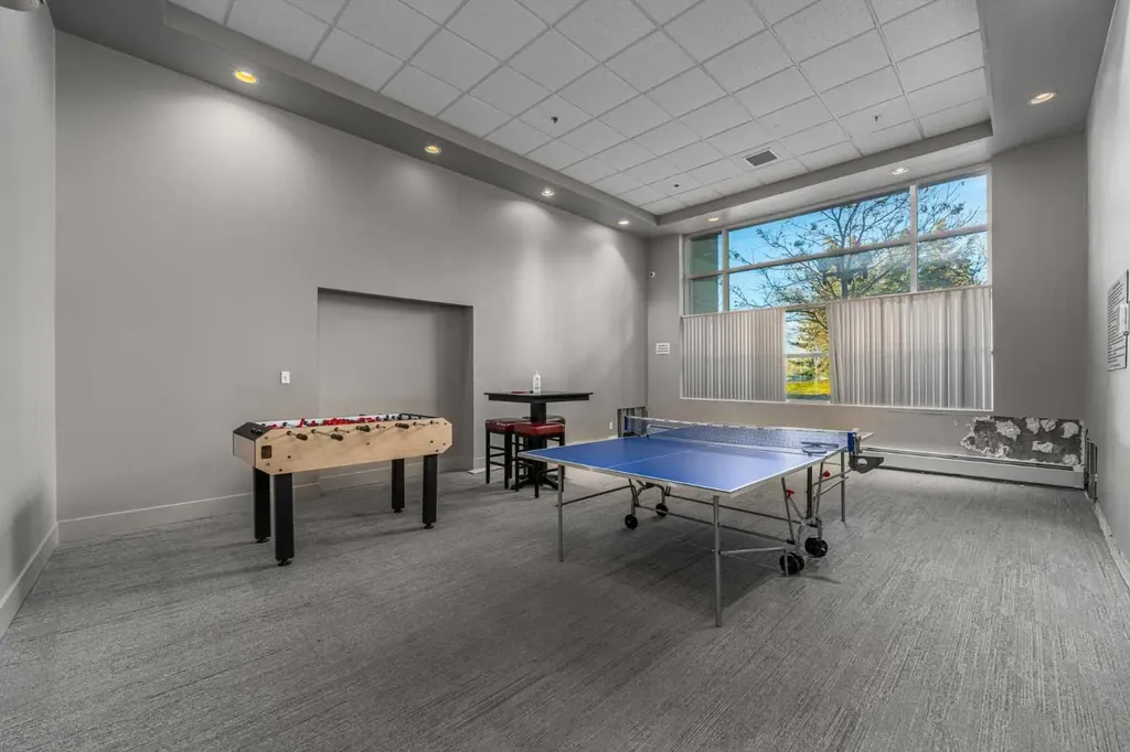 1121 6 Avenue SW Calgary AB T2P 5J4