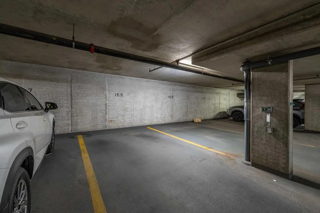 1121 6 Avenue SW Calgary AB T2P 5J4