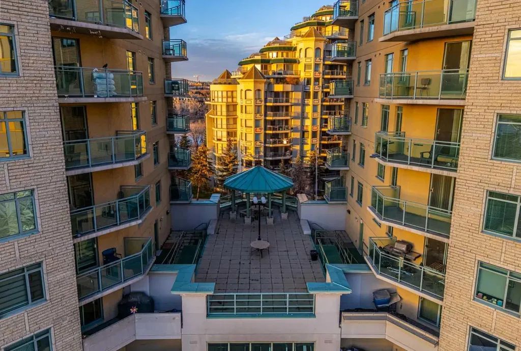 1121 6 Avenue SW Calgary AB T2P 5J4