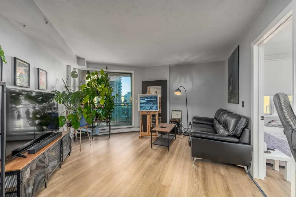1121 6 Avenue SW Calgary AB T2P 5J4