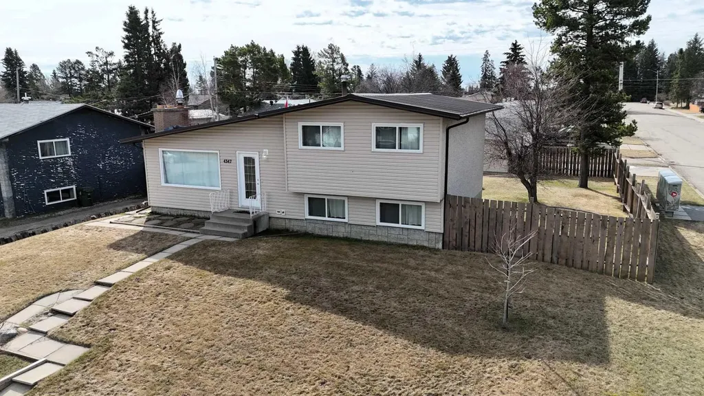 4347 9th Avenue Edson AB T7E 1B4