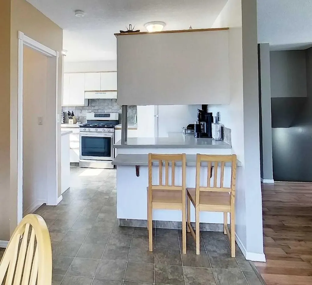 4347 9th Avenue Edson AB T7E 1B4