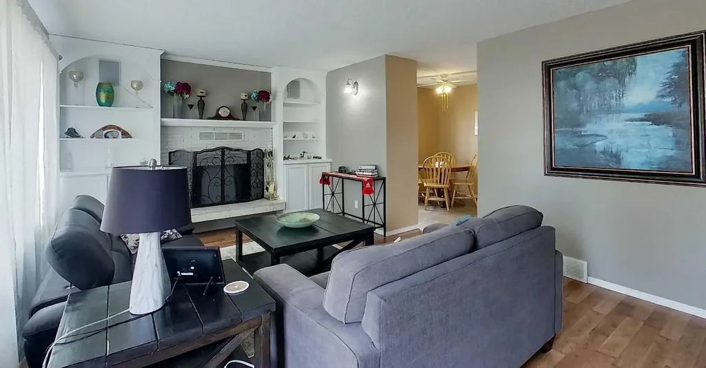 4347 9th Avenue Edson AB T7E 1B4