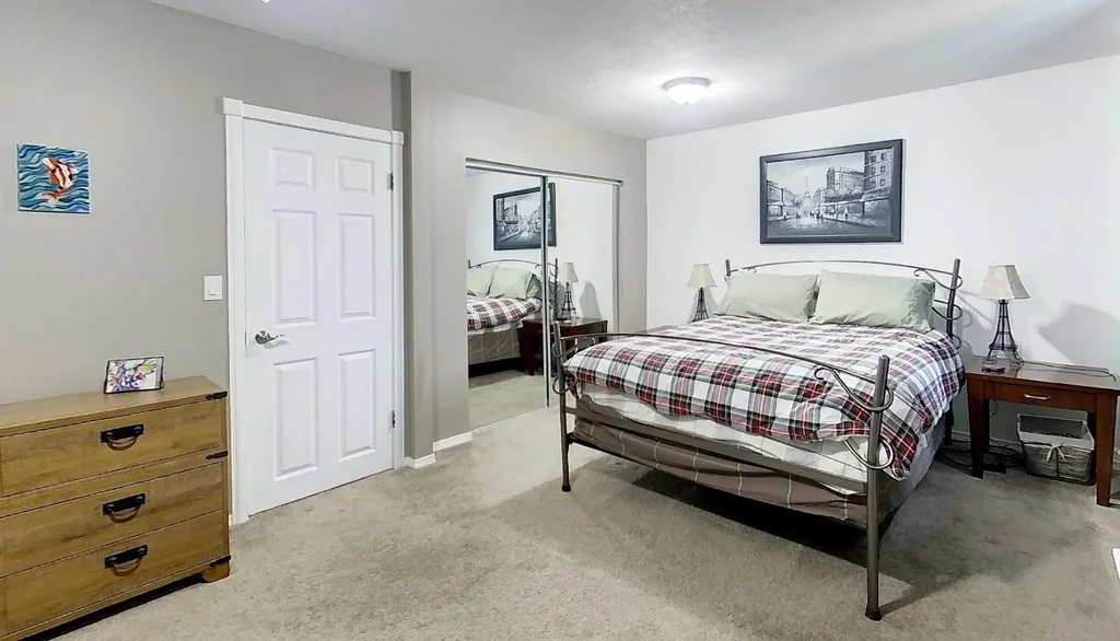 4347 9th Avenue Edson AB T7E 1B4