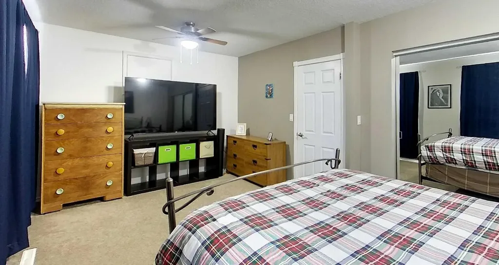 4347 9th Avenue Edson AB T7E 1B4