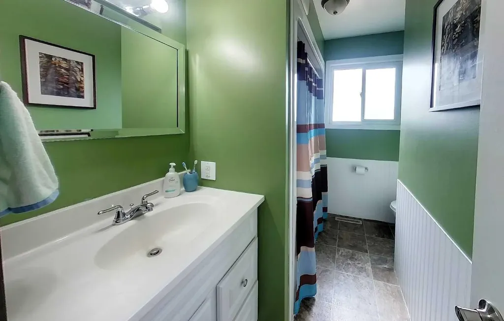 4347 9th Avenue Edson AB T7E 1B4