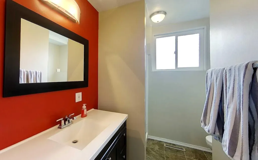 4347 9th Avenue Edson AB T7E 1B4
