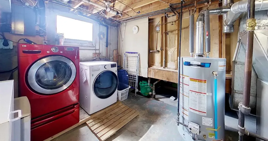 4347 9th Avenue Edson AB T7E 1B4