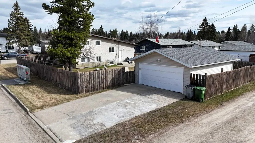 4347 9th Avenue Edson AB T7E 1B4
