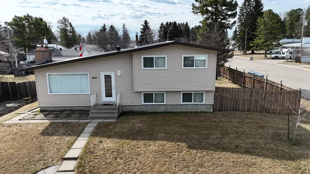 4347 9th Avenue Edson AB T7E 1B4
