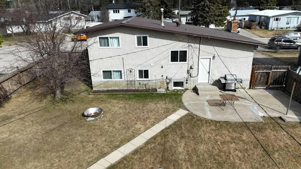 4347 9th Avenue Edson AB T7E 1B4
